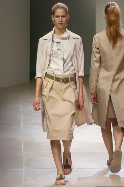 Look 15